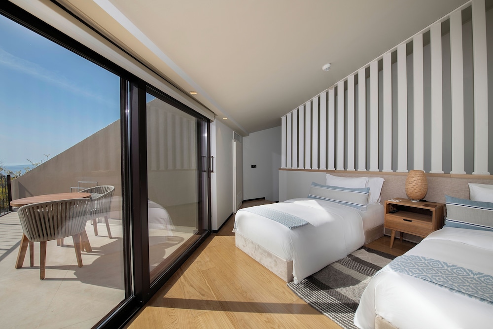 Ridge, Family, King Bed, Sea View, Terrace