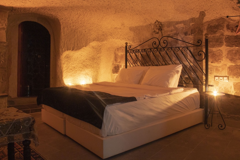 Cave Art Hotel 15/50