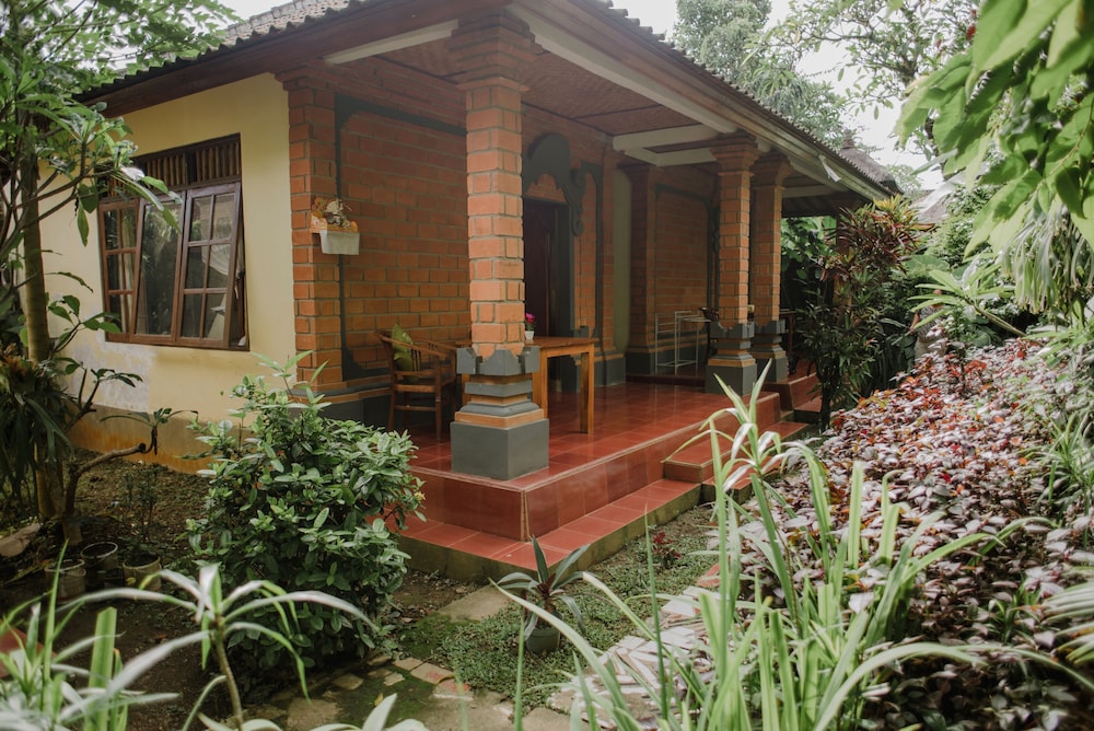 Nyoman Warta Accommodation 1/25