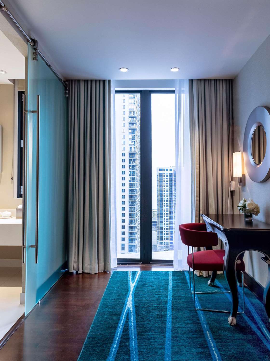 Radisson Blu Aqua Hotel, Chicago 25/80