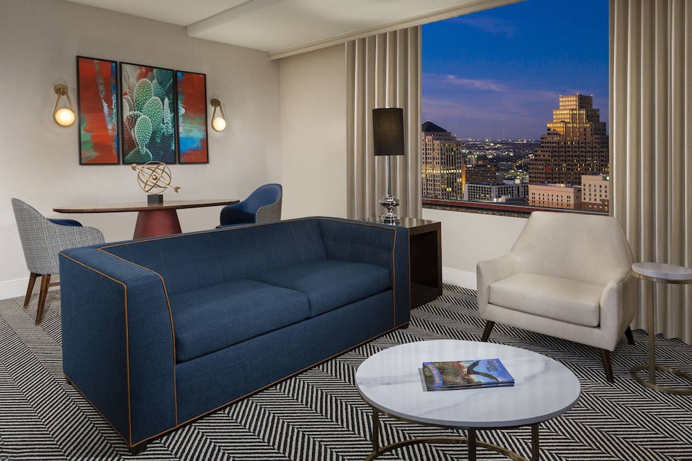 Hilton Austin 36/57