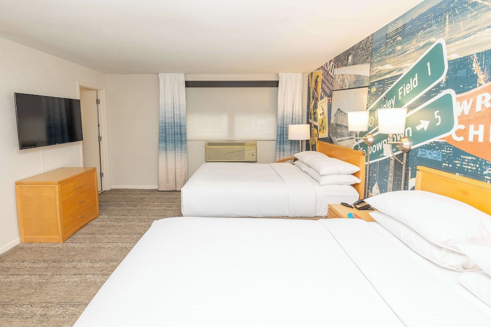 DELUXE, 2 QUEEN BEDS
