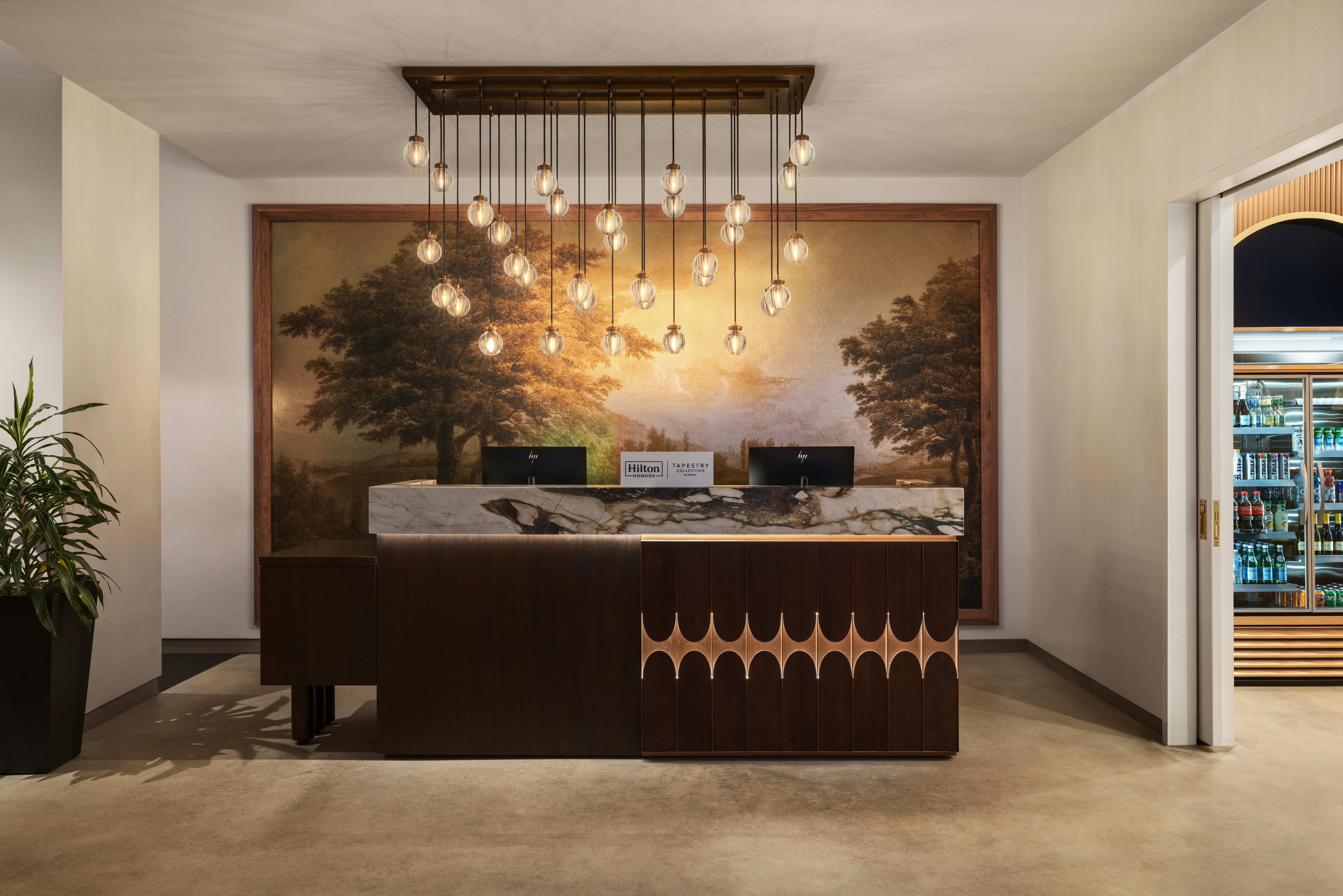 Hotel Savoy Kansas City, Tapestry Collection by Hilton 10/60