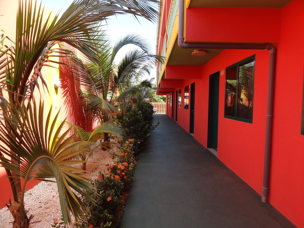 Del Rey Apartments 56/57
