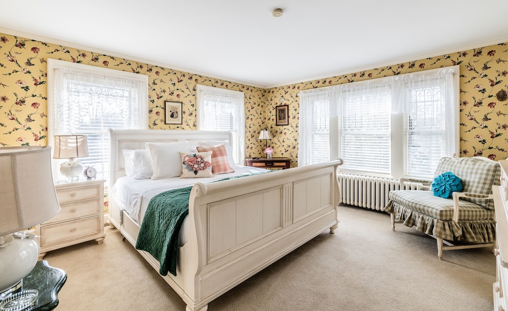 Westbrook Inn Bed and Breakfast 4/74