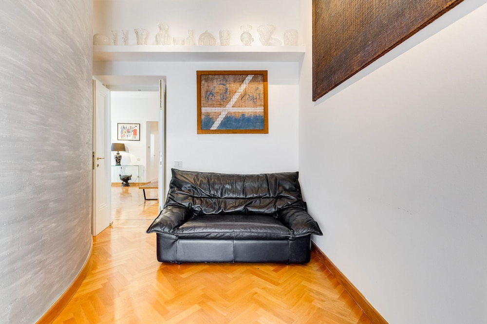 Colosseum Terrace Apartment 24/50