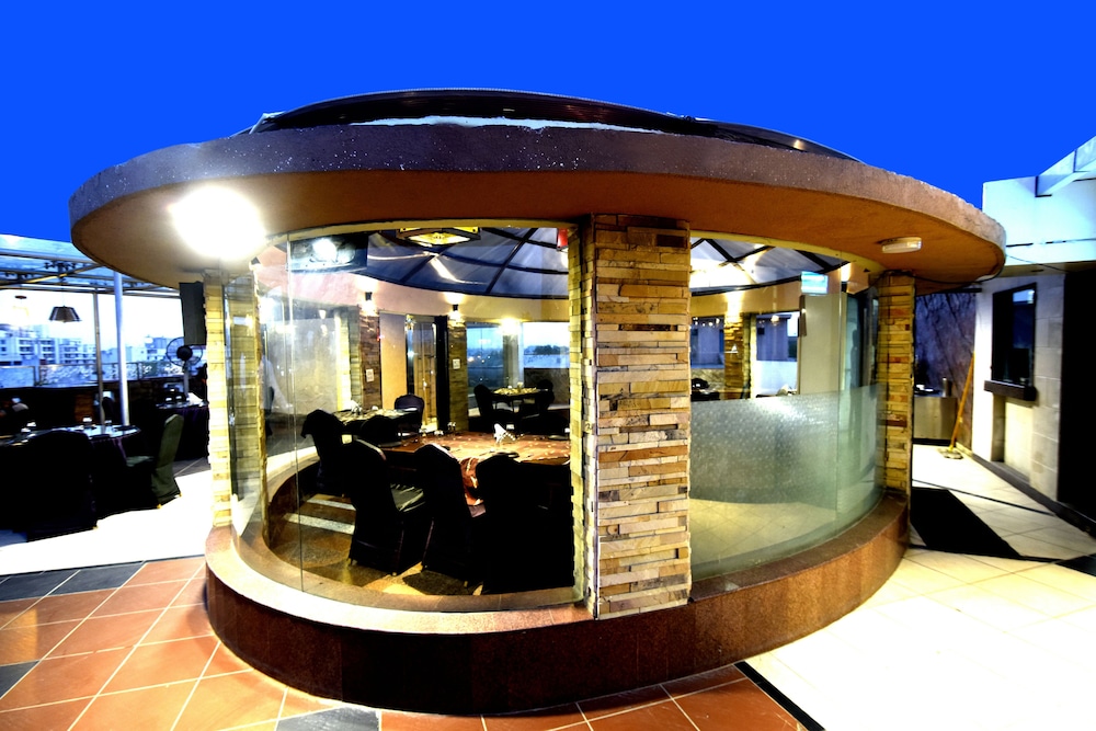Crystal Inn Hotel 6/50