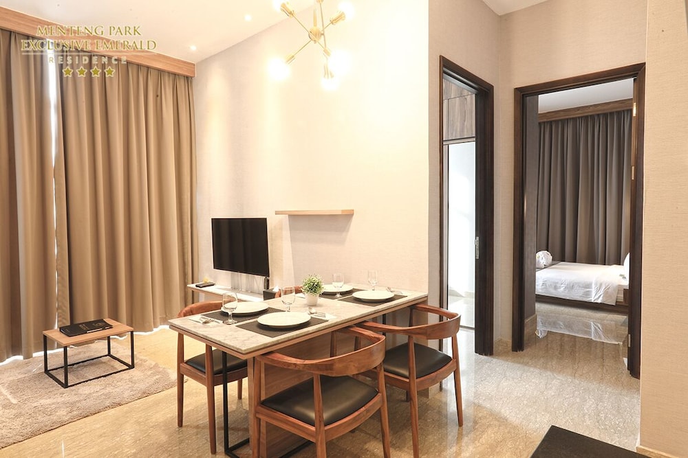 Menteng Park Exclusive Emerald 55/68
