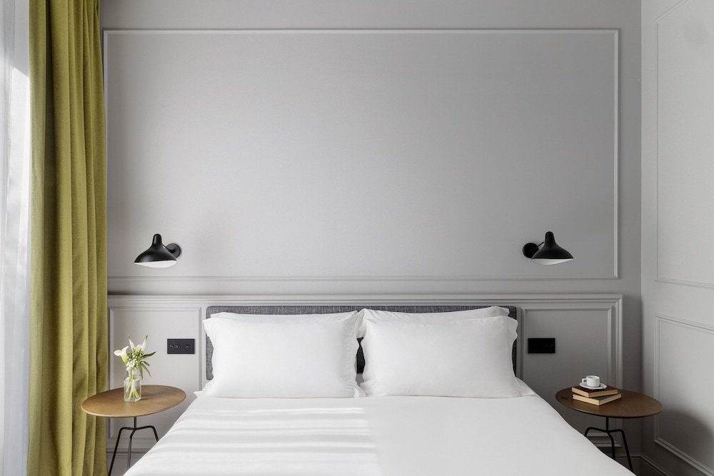DELUXE, SINGLE, DOUBLE BED