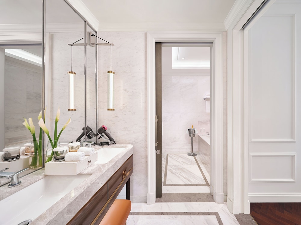 The Lixury Hotel -The Unbound Collection by Hyatt 47/50
