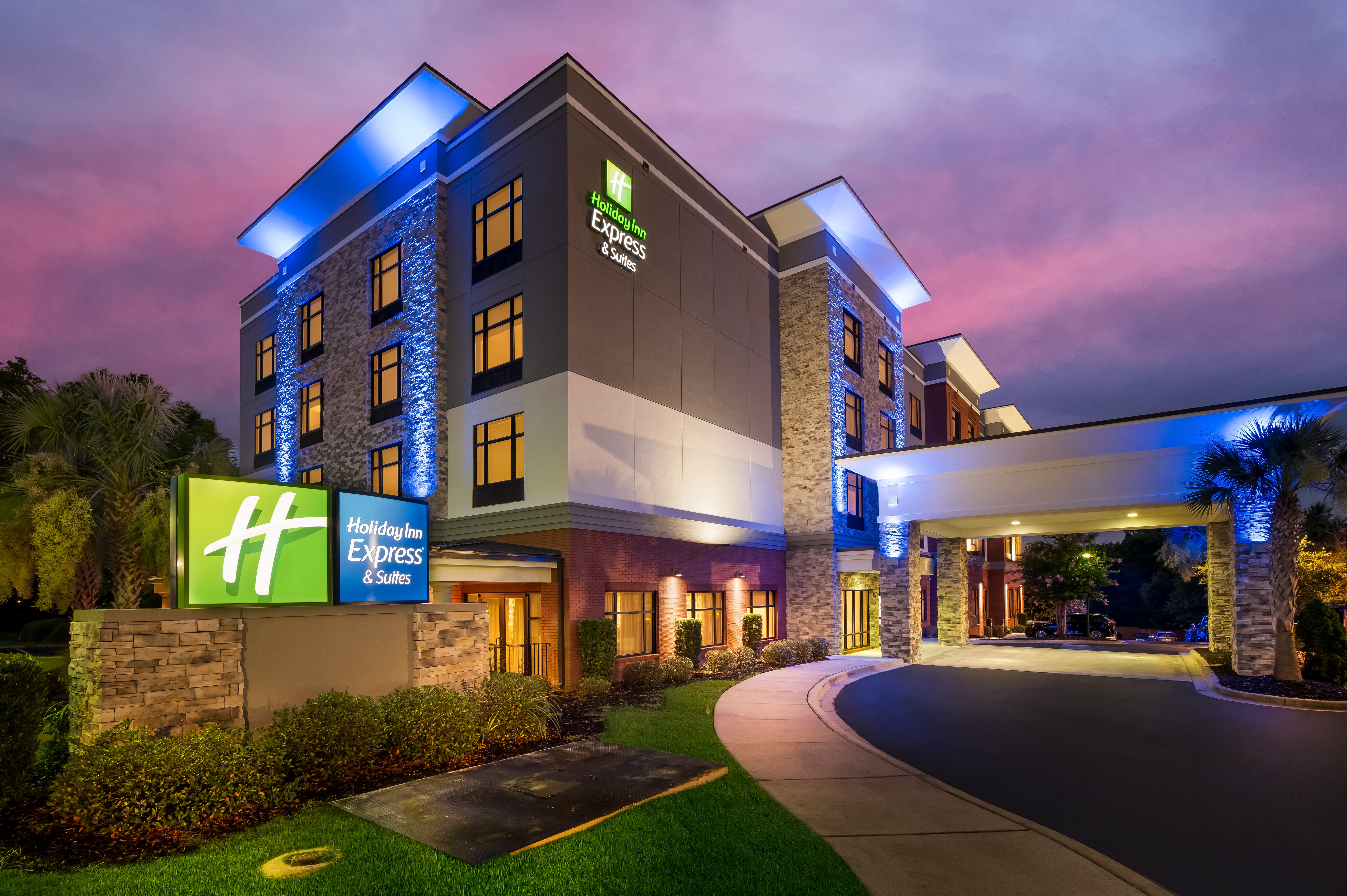 Holiday Inn Express & Suites Lexington 2/32