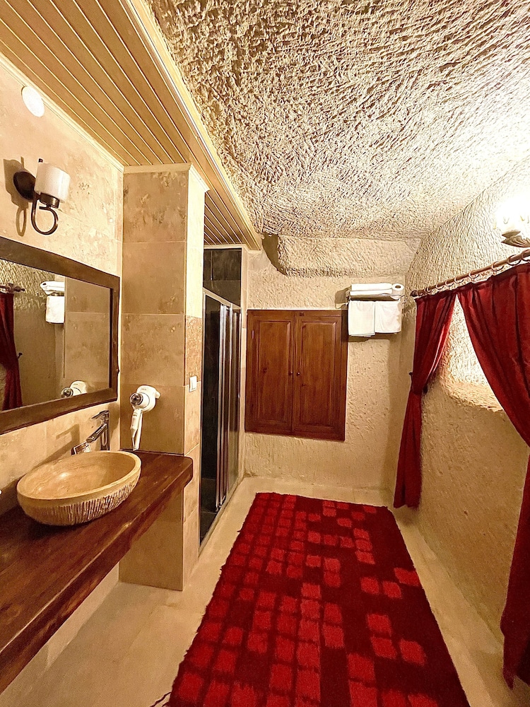 Doors Of Cappadocia 14/50