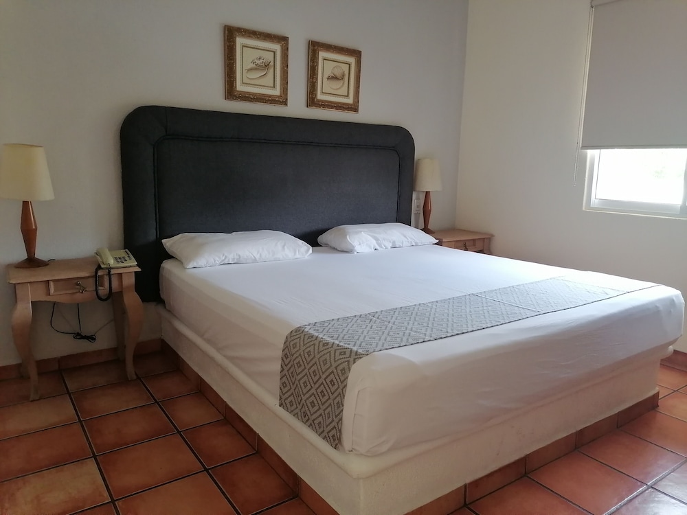 Business, King Bed