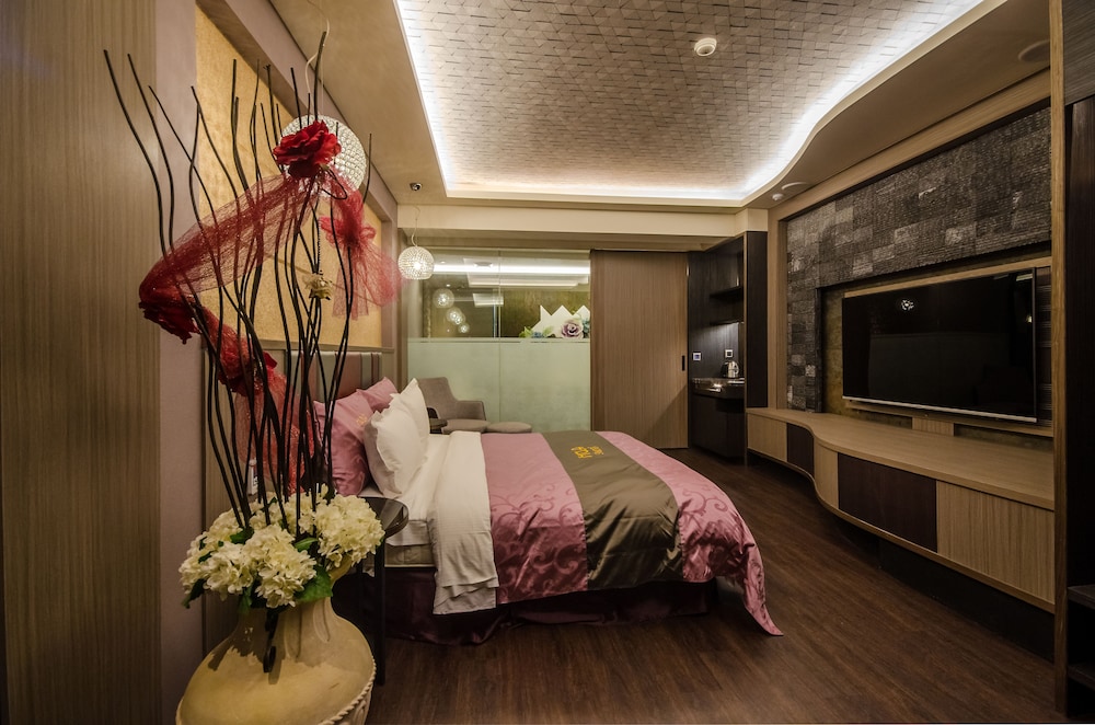 CITY, QUEEN BED