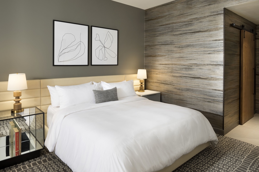 STANDARD, KING BED