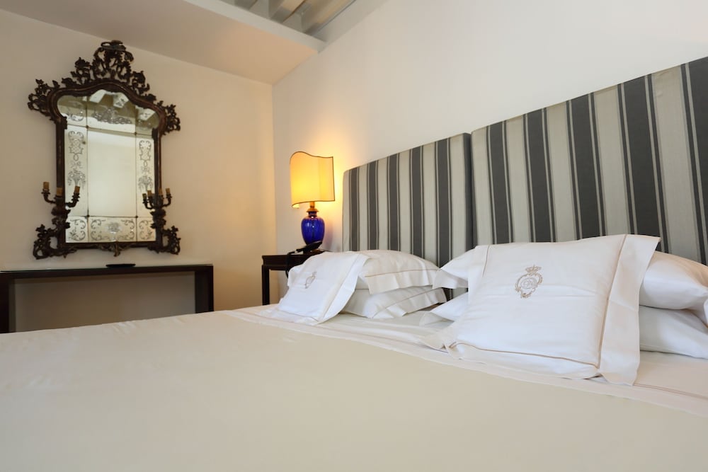 Premium, Suite, King Bed, Canal View, Terrace, Ca' Nigra Lagoon Resort 6/8