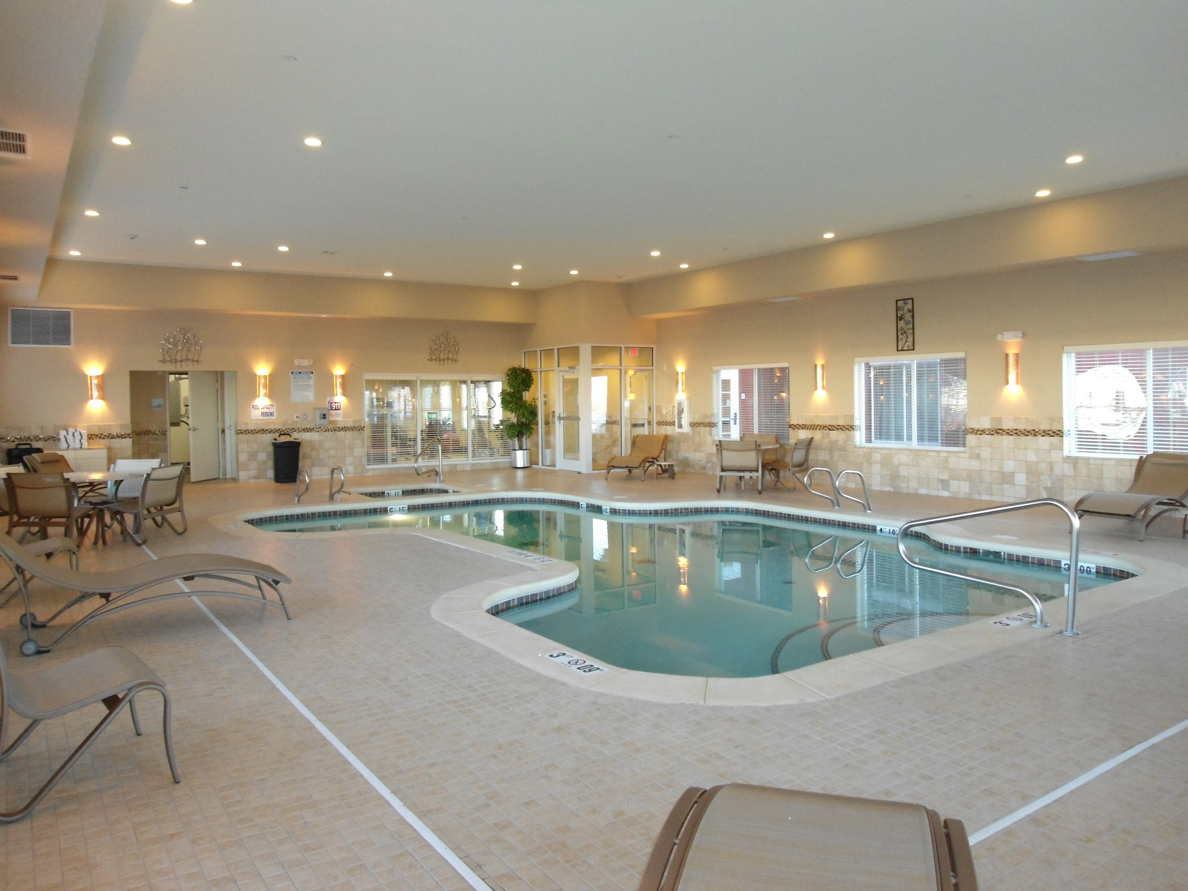 Holiday Inn Express Hotel And Suites Alpine Southeast 29/53