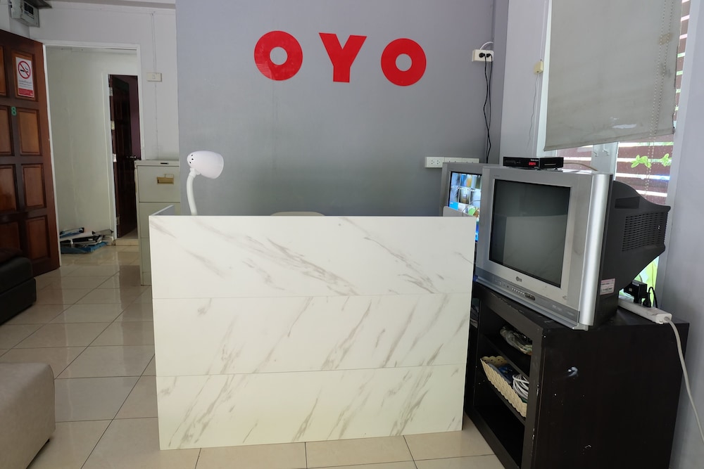 OYO 75429 101 Place Navanakorn 10/43