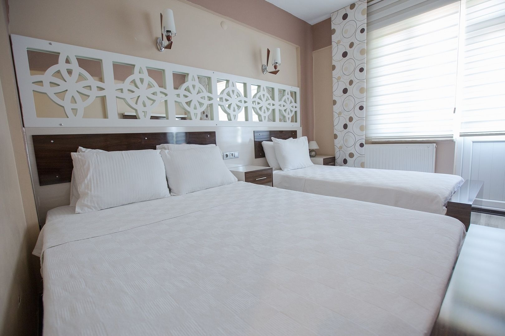DELUXE, DOUBLE BED