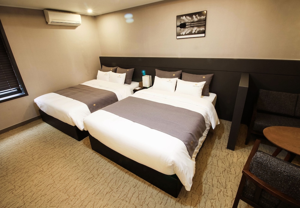 B Cent Hotel 33/58