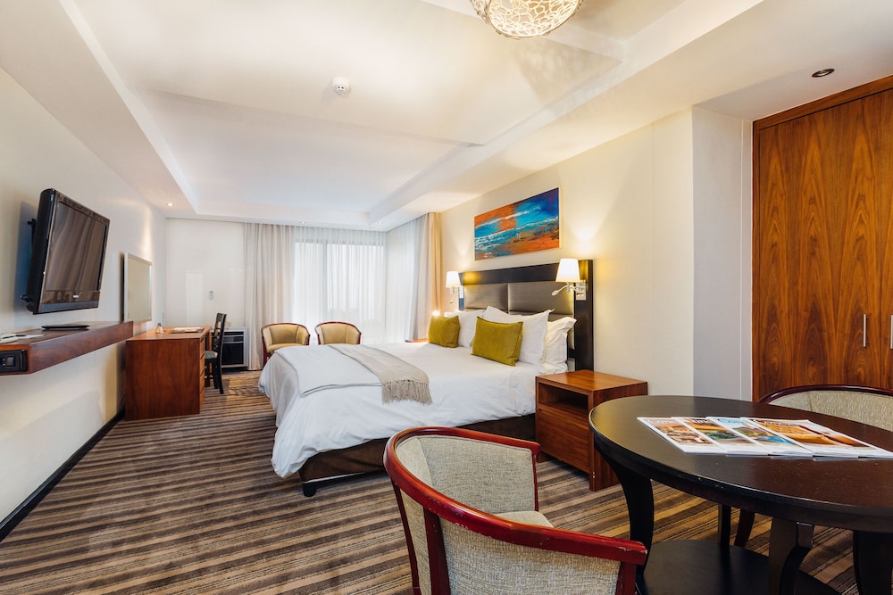 Premier Hotel Cape Town 26/82