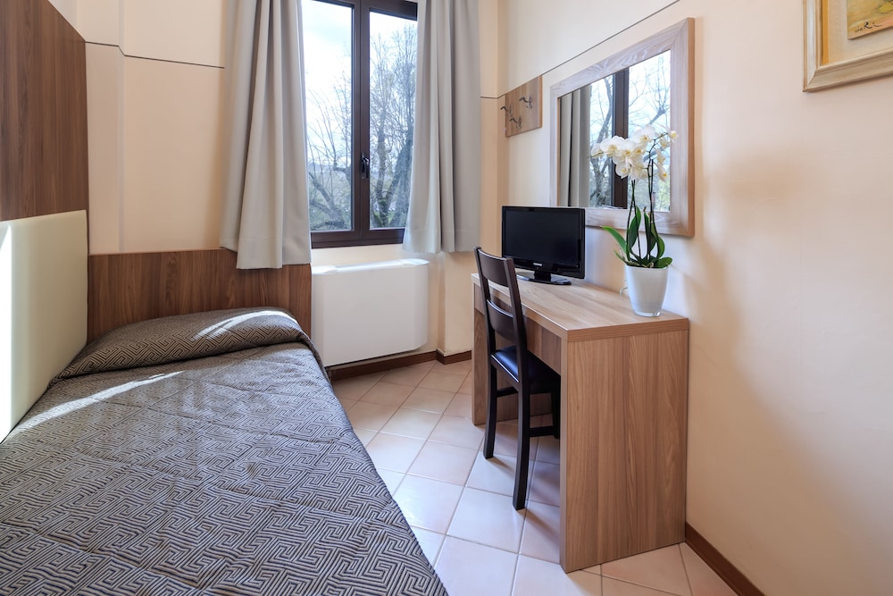 Hotel Arno Bellariva 64/78