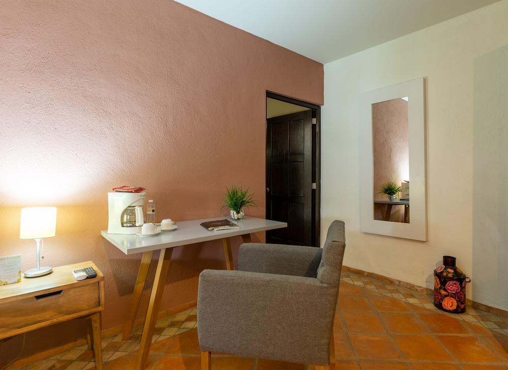 HOTEL HACIENDA SAN CRISTOBAL 40/68