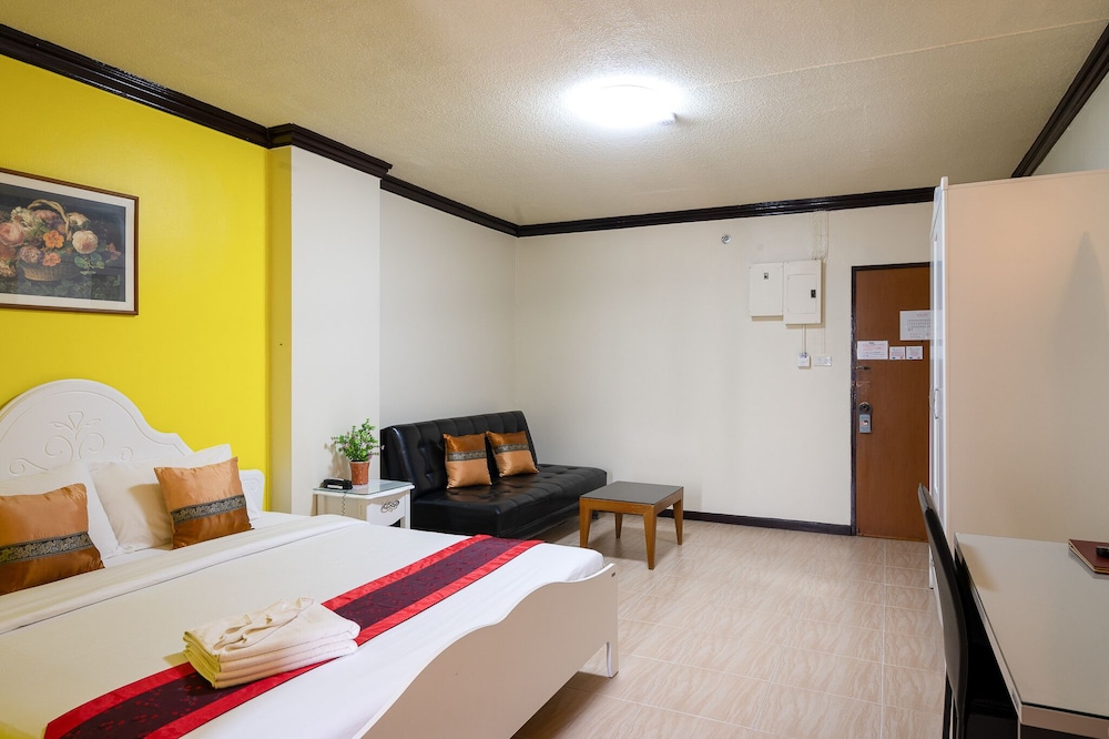 DELUXE, DOUBLE BED