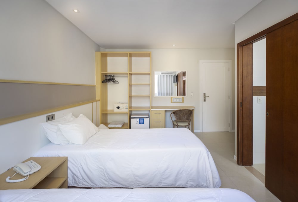 Miramar Hotel 13/70