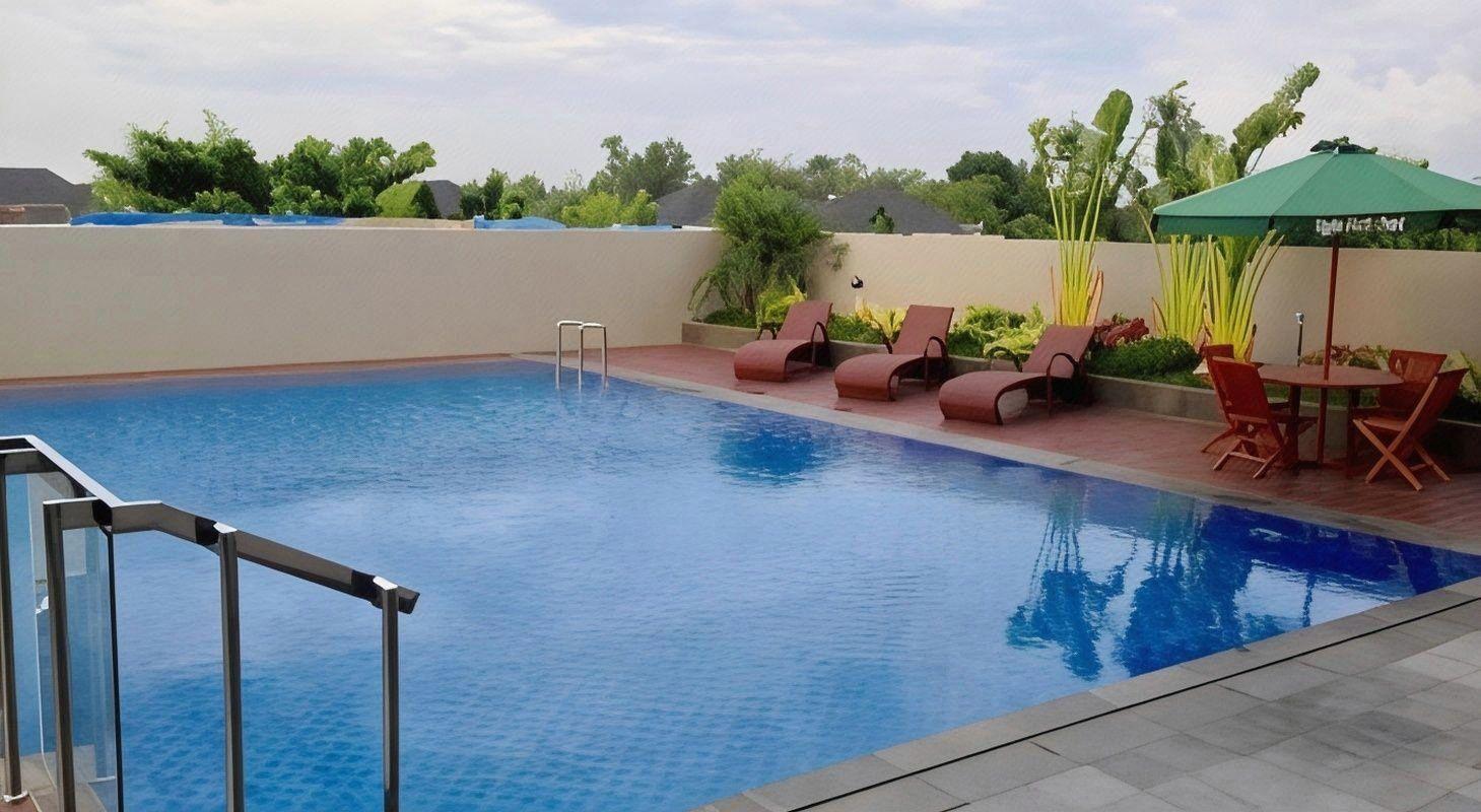 Ayola First Point Hotel Pekanbaru 23/48