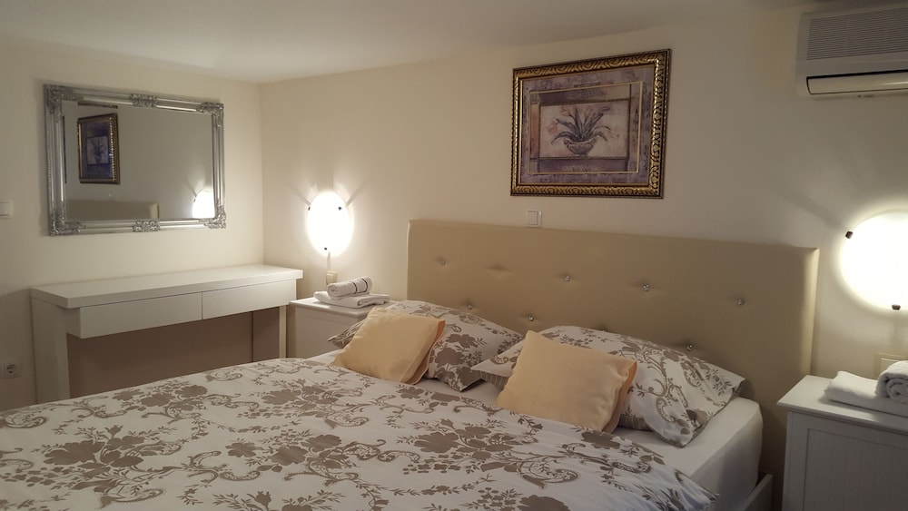 Villa Vanilla 11/50