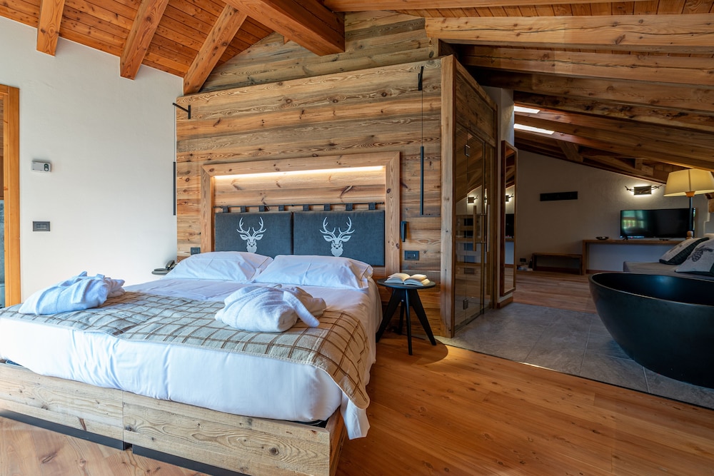 Deluxe, Suite, Double Bed, Sauna، Hotel Lo Scoiattolo 3/8