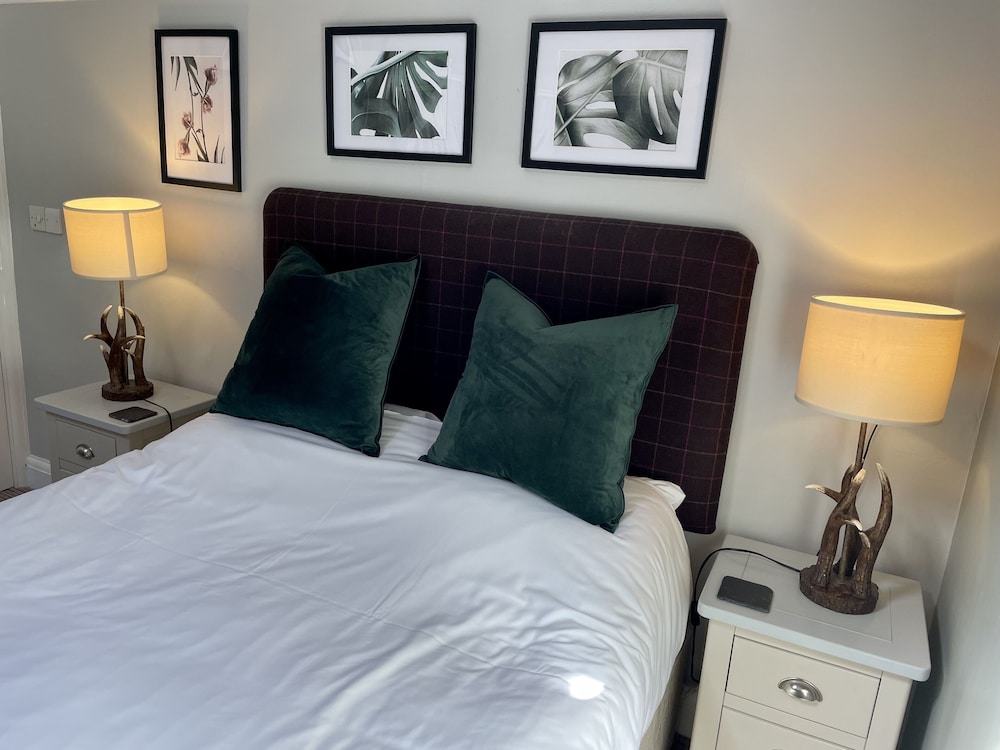 The Abbey Hotel 15/50