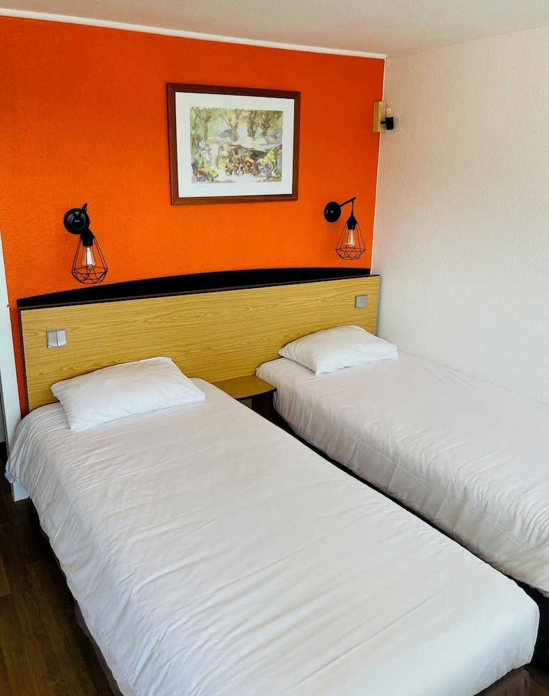 Economy, Twin Beds
