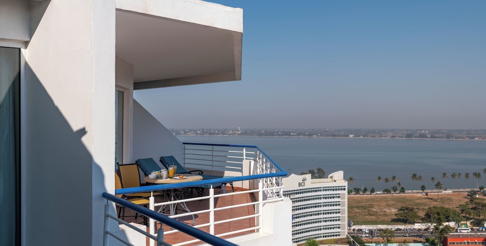 Cardoso Hotel 3/72