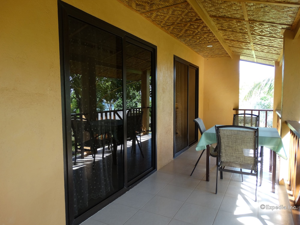 Anda White Beach Resort 10/64