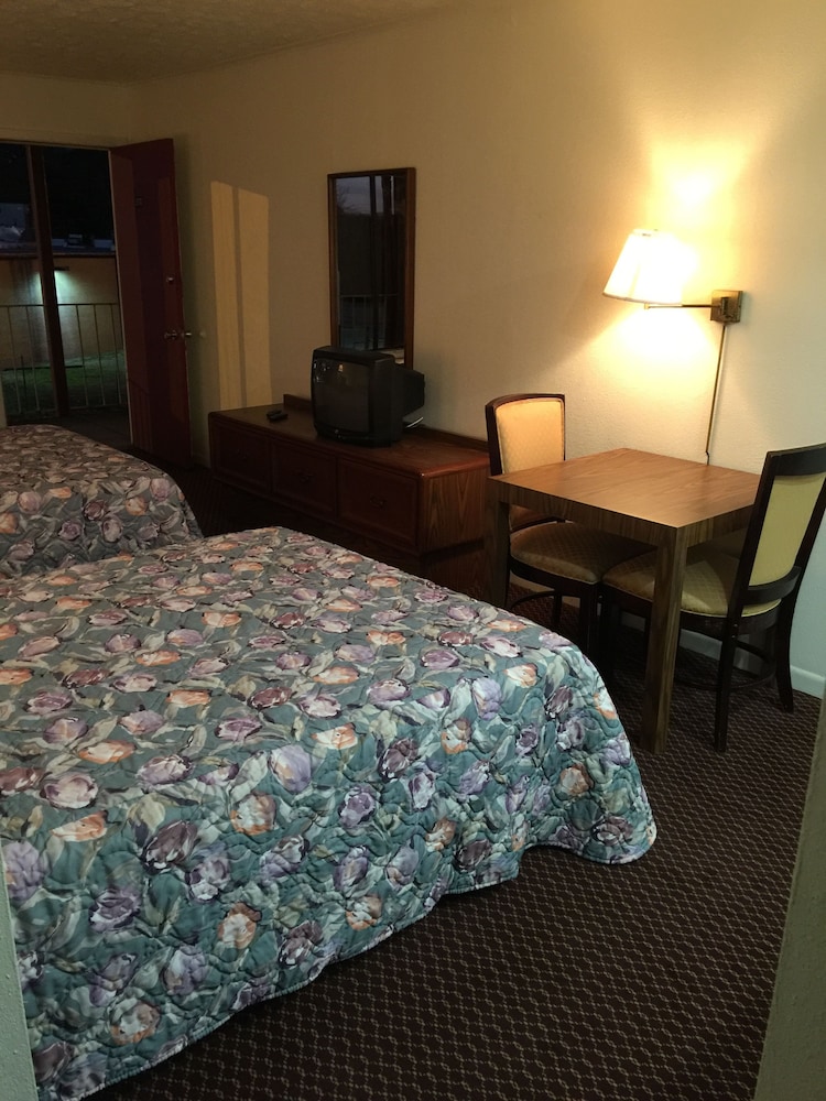Flagship Inn 26/38