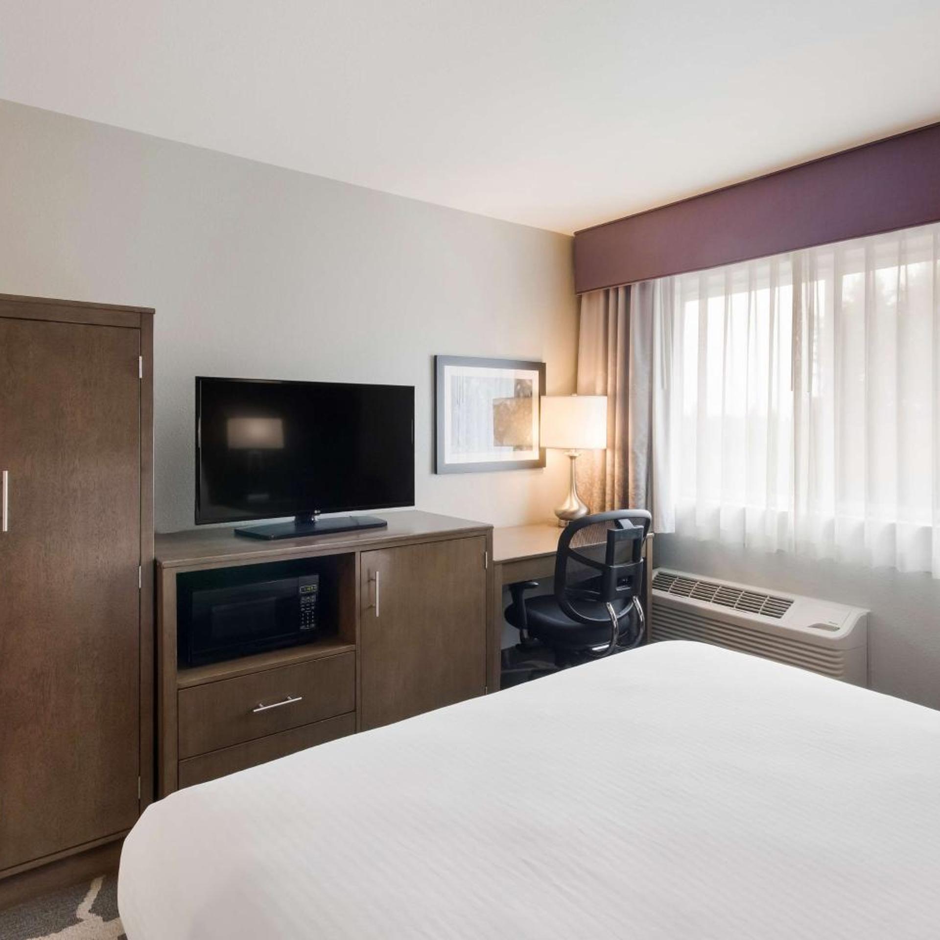 Room, Queen Bed, Small, Next to Elevator، Best Western Mcminnville Inn 6/10