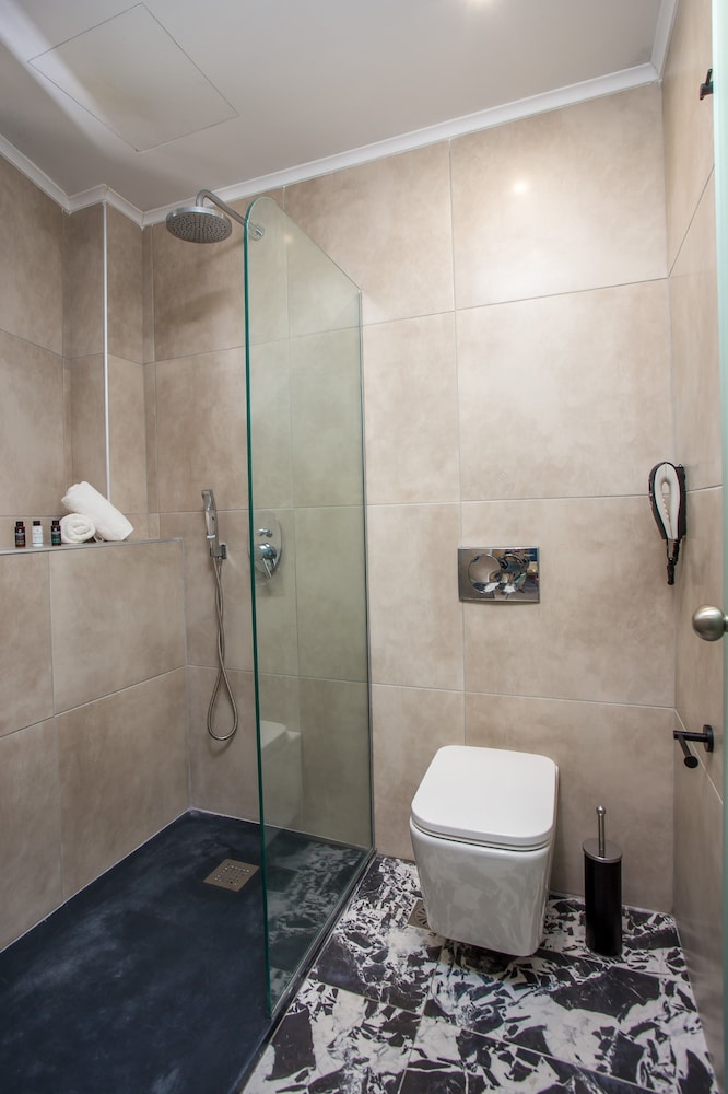 Madison Boutique Hotel 34/38
