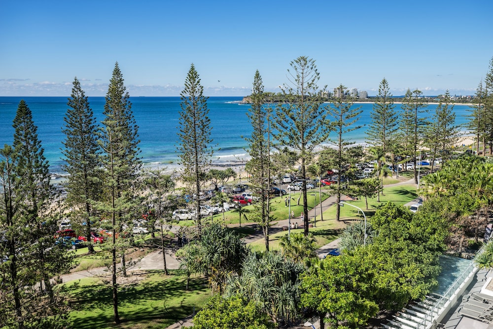 PACIFIC BEACH RESORT 63/77