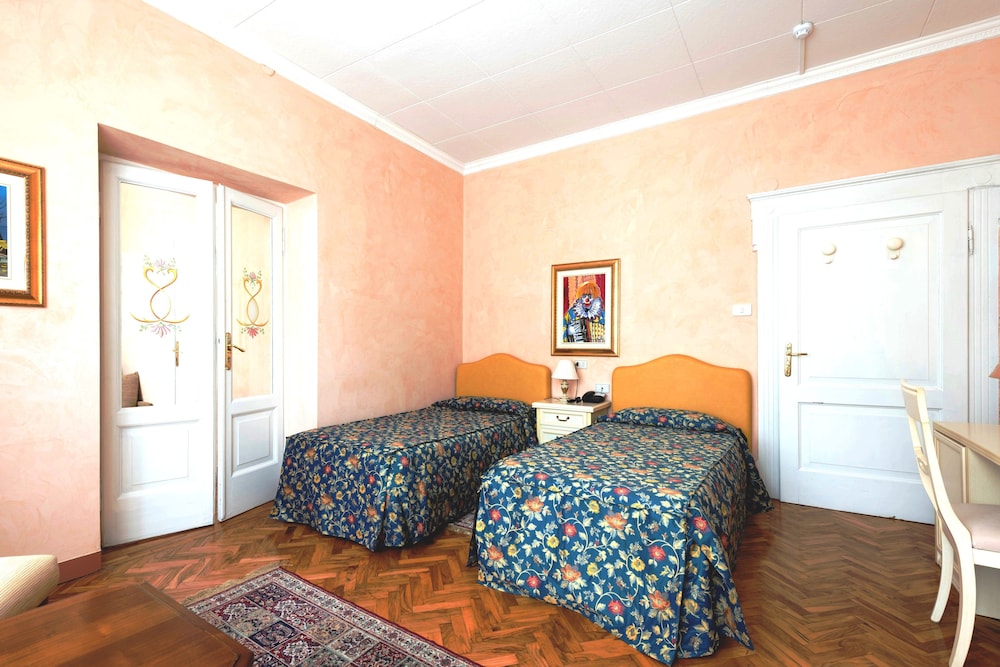 Hotel Maderno 26/46