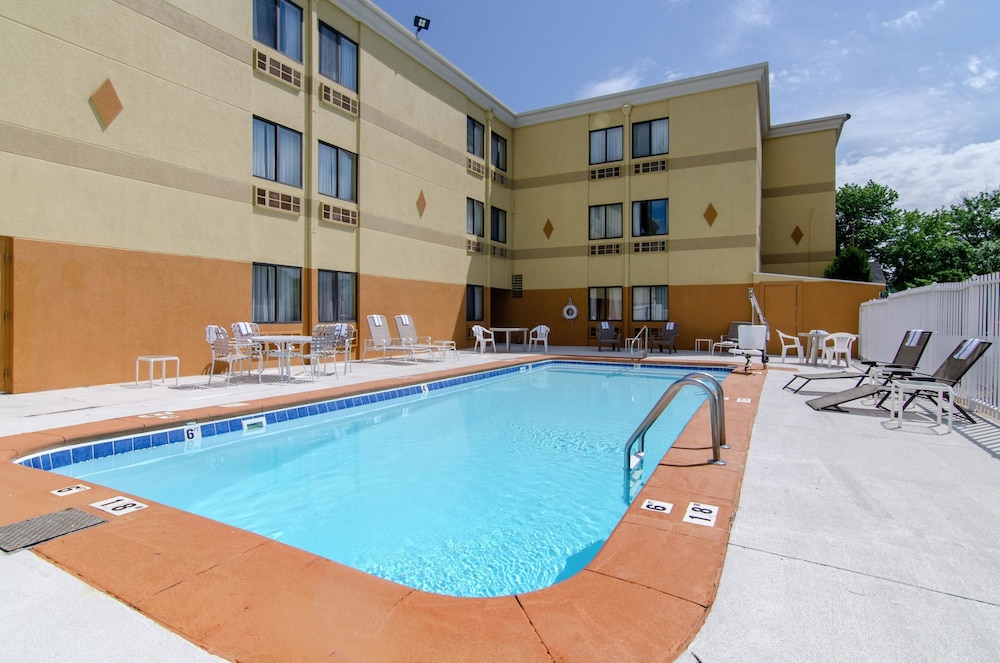 Quality Inn Merriam Kansas City 3/41