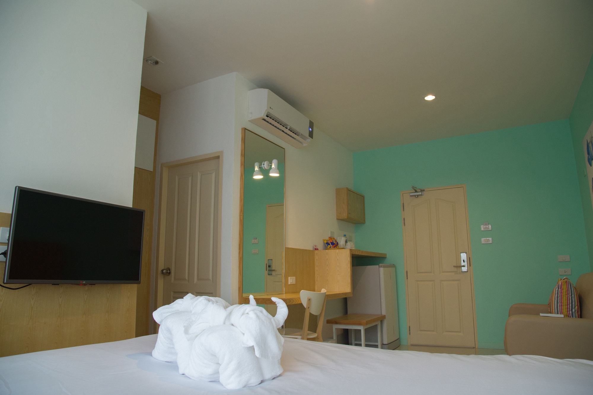 SUPERIOR, DOUBLE BED