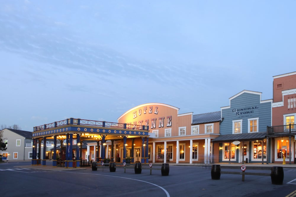 Disney S Hotel Cheyenne 39/46