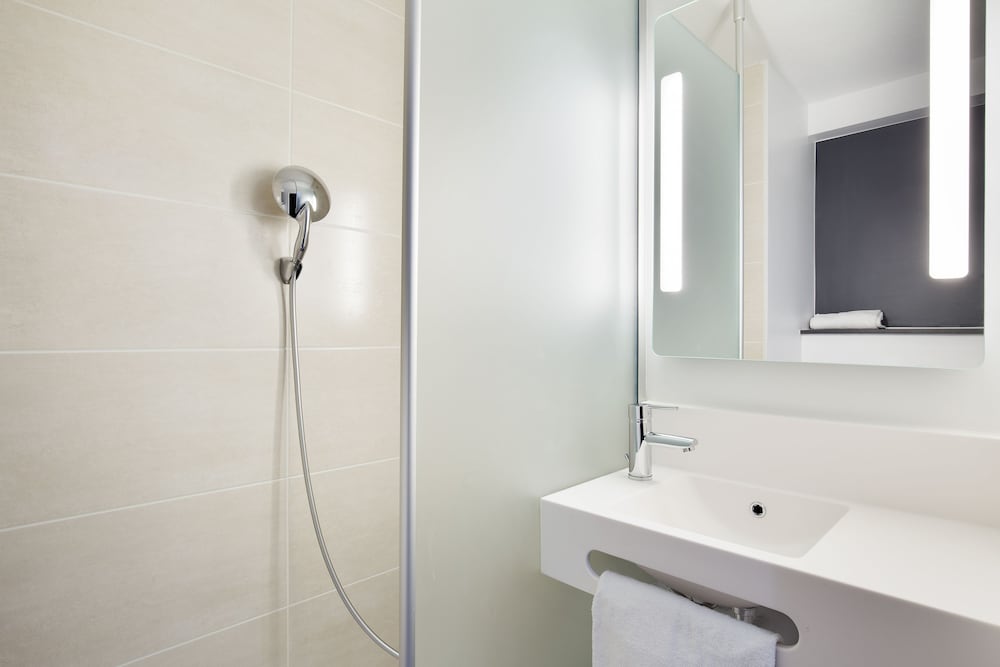 B&B HOTEL Lyon Centre Perrache 59/62