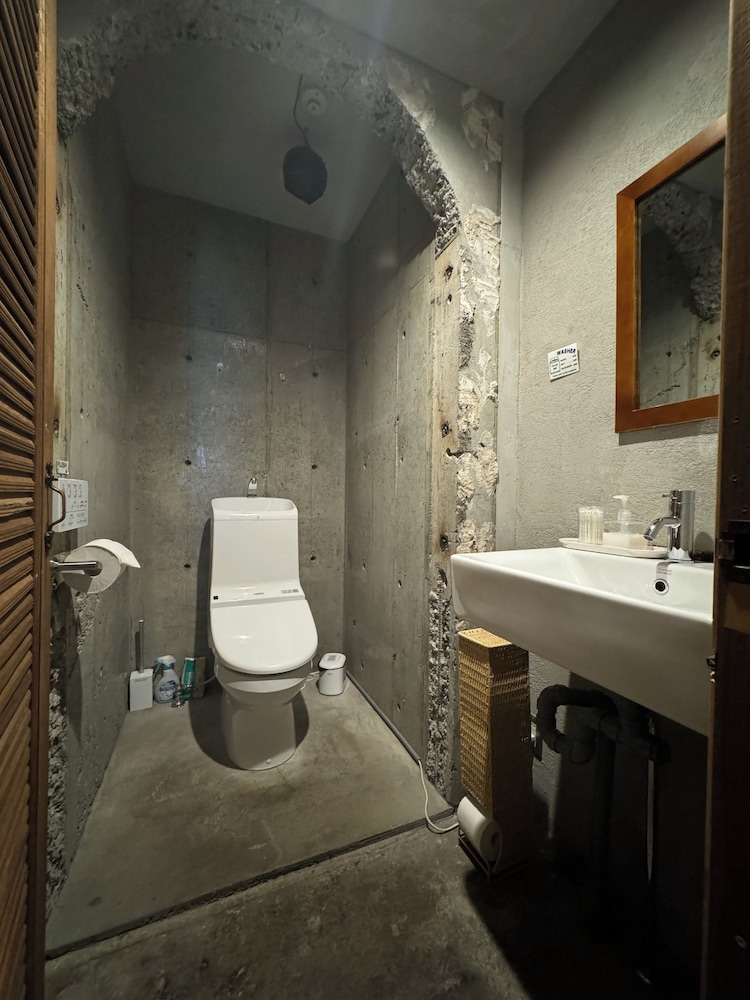 Untapped Hostel 54/57