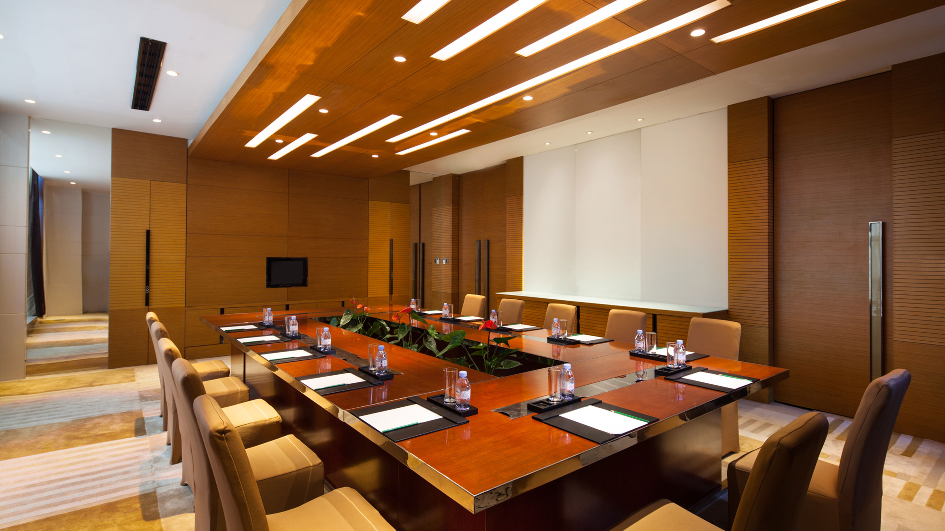 Crowne Plaza Shanghai Jinxiu by IHG 70/74