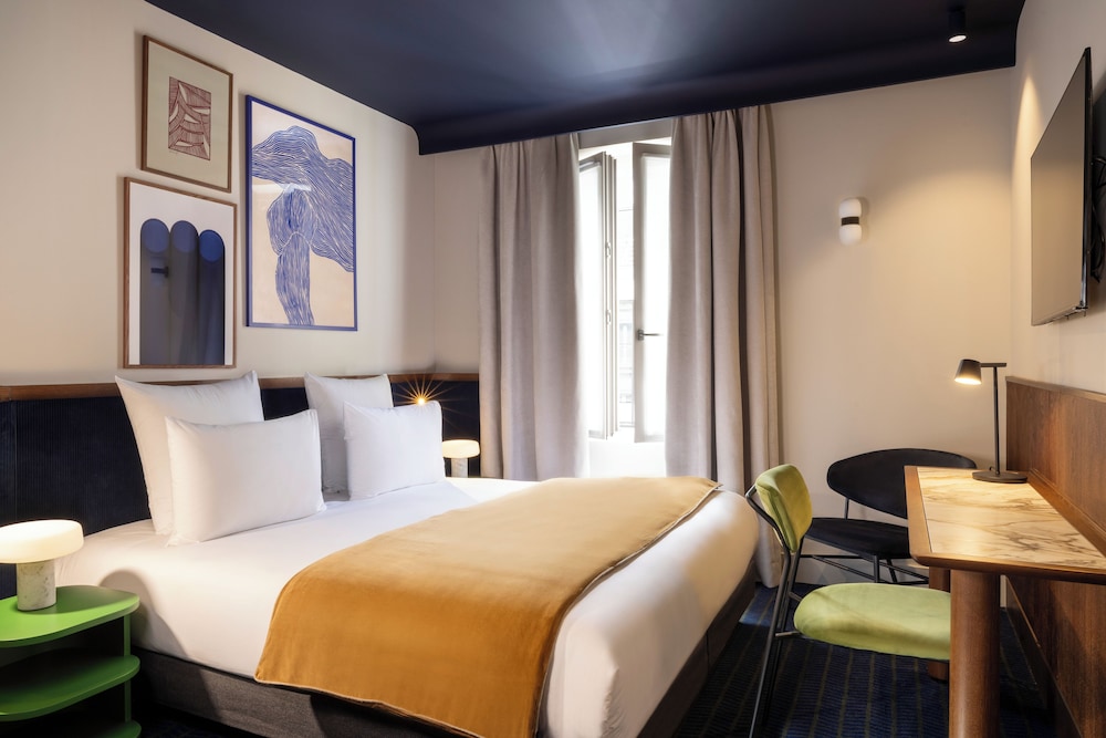 DELUXE, DOUBLE BED, BALCONY