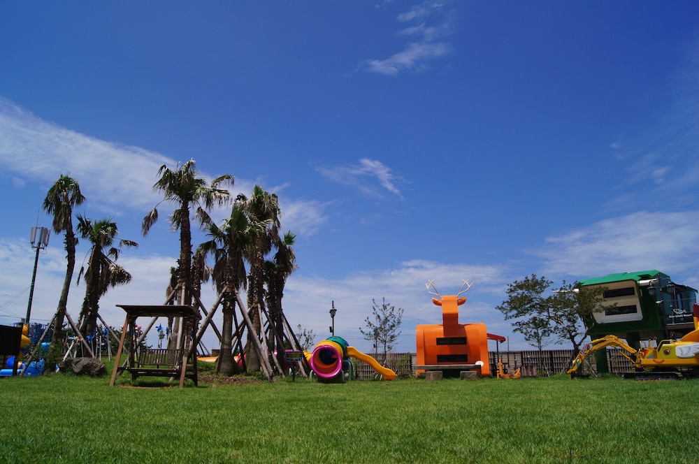 Blue Whale Resort 57/68