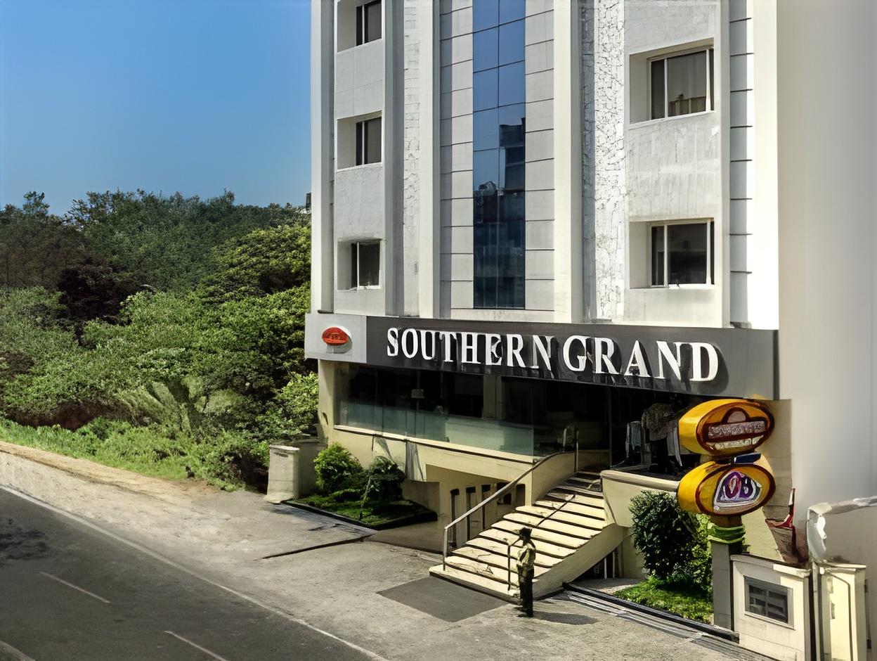 Hotel Southern Grand 50/53